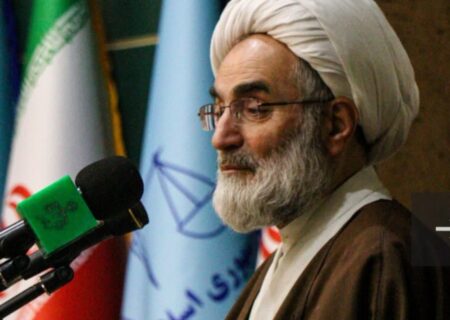 دفاع از مظلومان وظیفه‌ای فطری، عقلانی و دینی است / وحدت امت اسلامی، محور مقابله با توطئه‌های دشمنان