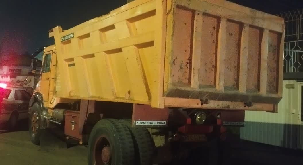توقیف محموله ۱۰ تنی شن و ماسه غیرمجاز در سراوان