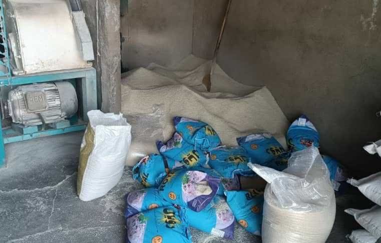 کشف ۳۸۰۰ کیلوگرم برنج ایرانی و خارجی احتکار شده در شهر رشت
