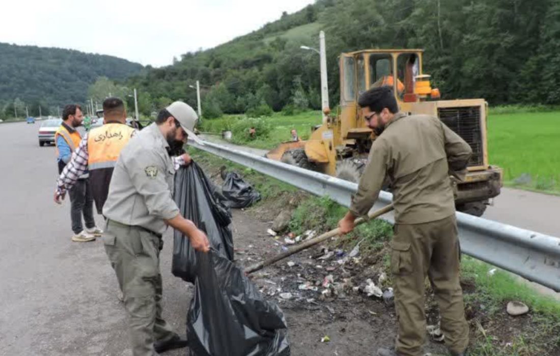 پاکسازی نقاط گردشگری با بحران انباشت زباله در رودبار