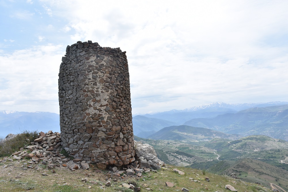 بازسازی میل تاریخی روستای اُمام املش