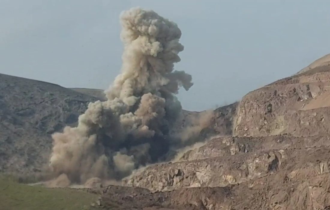 یک معدن در گنجه رودبار به دلیل انجام انفجار بدون هماهنگی، پلمب شد