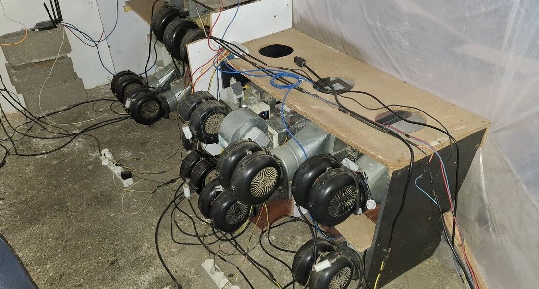 کشف ۳۴ دستگاه ماینر غیرمجاز در گیلان