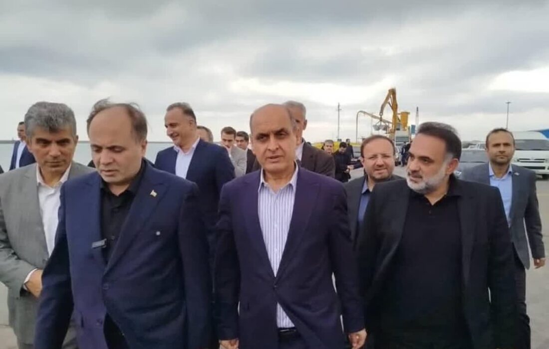 بازدید وزیر جهاد کشاورزی از اسکله بندر کاسپین