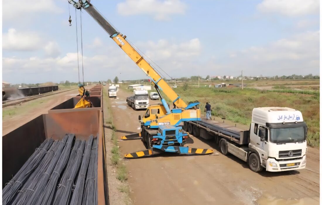 آغاز بارگیری محموله صادراتی میلهگرد از ایستگاه راهآهن رشت