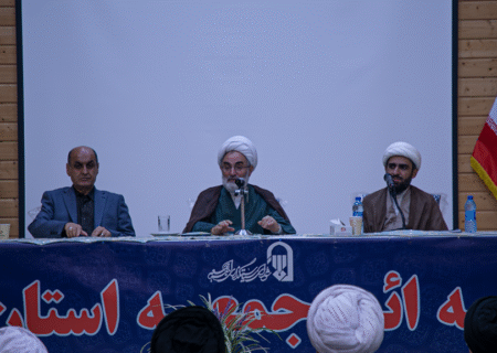 راه امام راحل با استقامت و وحدت در مقابل توطئه‌های دشمنان ادامه دارد