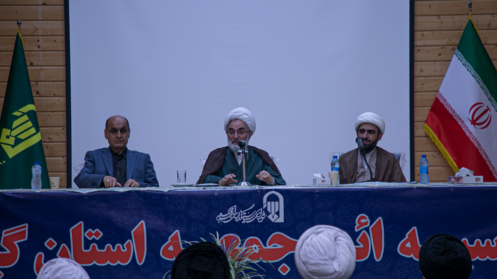 راه امام راحل با استقامت و وحدت در مقابل توطئه‌های دشمنان ادامه دارد