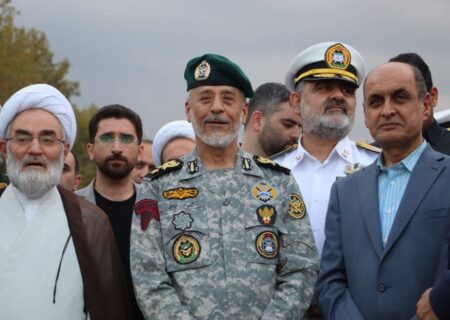 امیر دریادار سیاری در رشت عنوان کرد: تداوم راه شهدا رمز عزت و استقلال ملت ایران