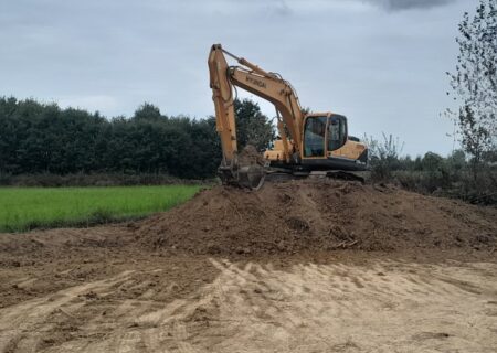 محیط زیست فومن ادوات برداشت غیرمجاز خاک در شهرستان را متوقف کرد