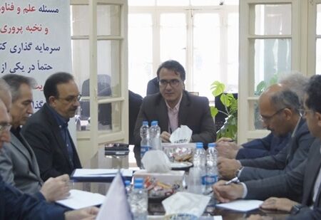 تشکیل هیات‌های اندیشه‌ورز گامی موثر برای نقش آفرینی نخبگان