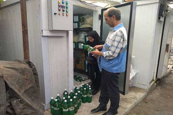 معدوم‌سازی بیش از ۸۰ کیلوگرم نوشیدنی تاریخ‌گذشته در لنگرود
