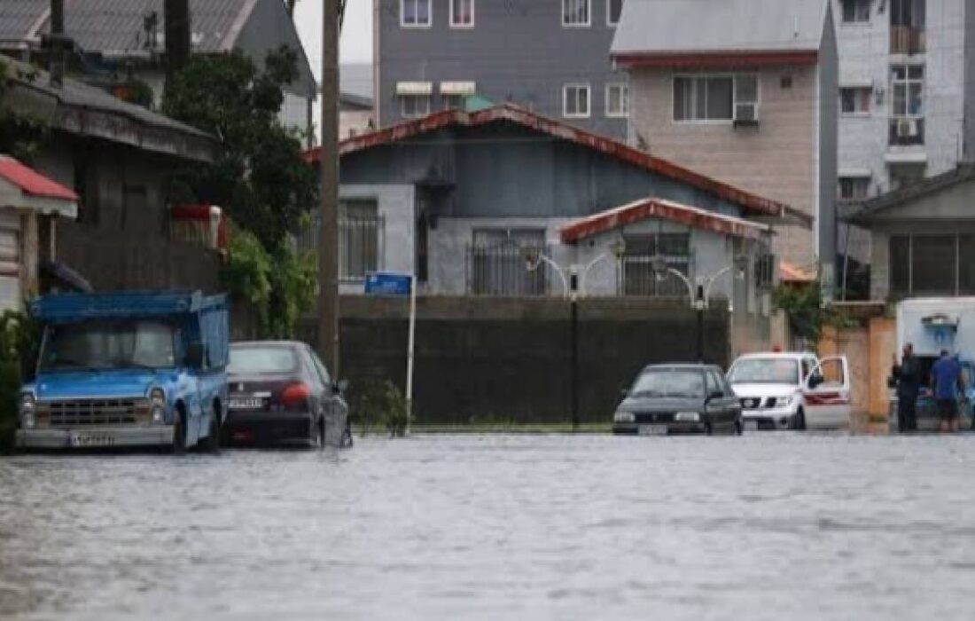 آب گرفتگی ۱۰۰ واحد مسکونی بندر انزلی