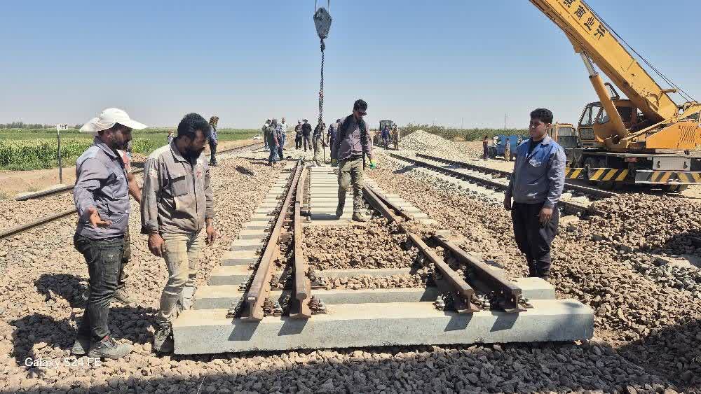 نصب ۲ دستگاه سوزن بتنی، جابجایی سوزنبندی و تطویل خطوط ایستگاه سیاه‌چشمه در راستای علائمی‌نمودن خط دوم محور قزوین–زنجان