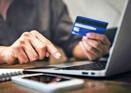 واگذاری کارت بانکی به دیگران، زمینه‌ساز جرایم مالی است