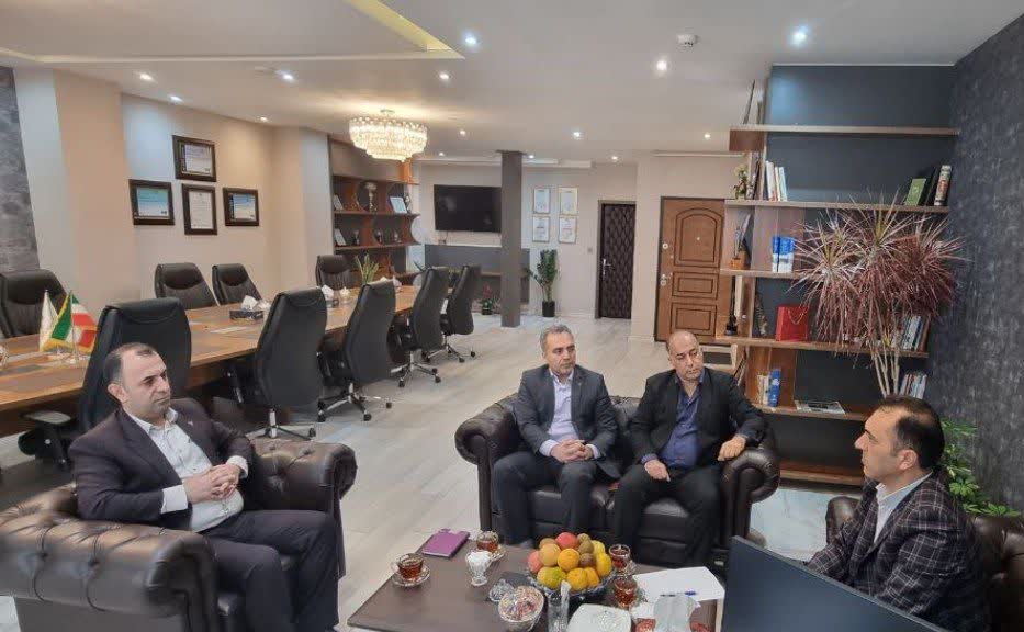 بررسی راهکارهای گسترش همکاری در حوزه حمل و نقل ریلی محموله‌های صادراتی و محصولات سیمانی در گیلان