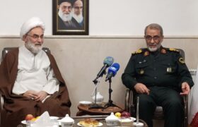 خدمت به جامعه اسلامی برتر از زیارت امام حسین(ع) است