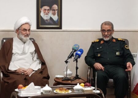 خدمت به جامعه اسلامی برتر از زیارت امام حسین(ع) است