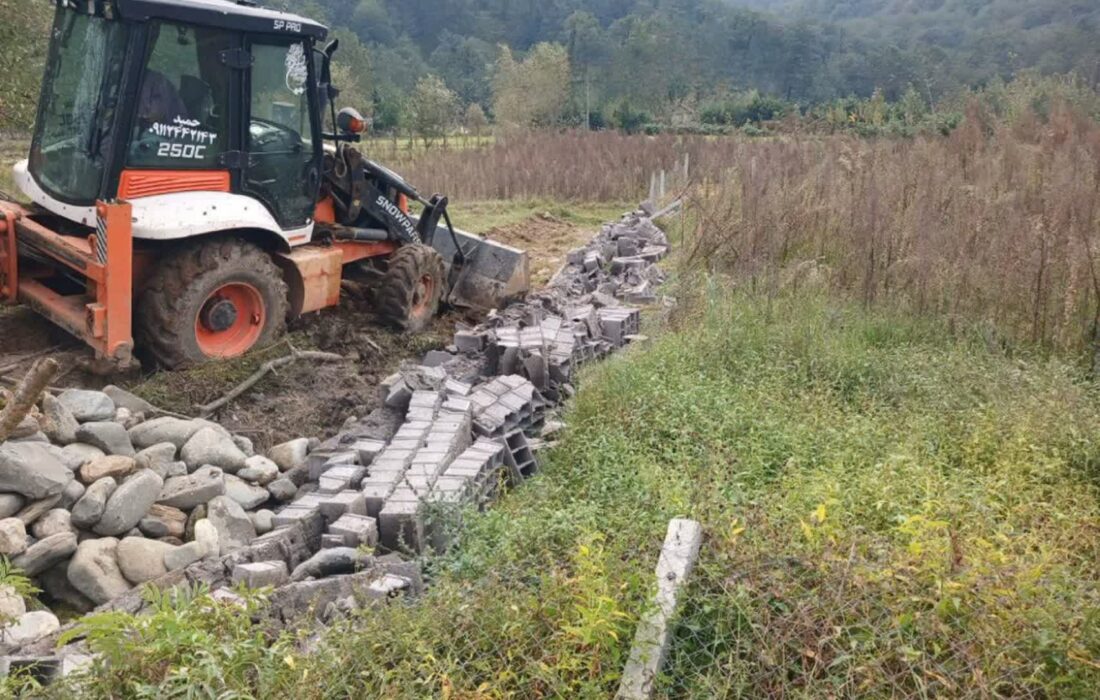 رفع تصرف ۴۶۷۷۹ متر مربع اراضی ملی و منابع طبیعی و کشف ۴/۸۸۷ متر مکعب چوب قاچاق در شهرستان سیاهکل در ماه آبان