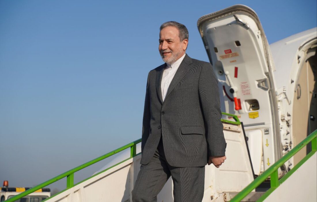 وزیر امور خارجه وارد گیلان شد