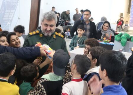 جوانان ایرانی با اراده و علم دشمنان انقلاب را ناکام گذاشته‌اند