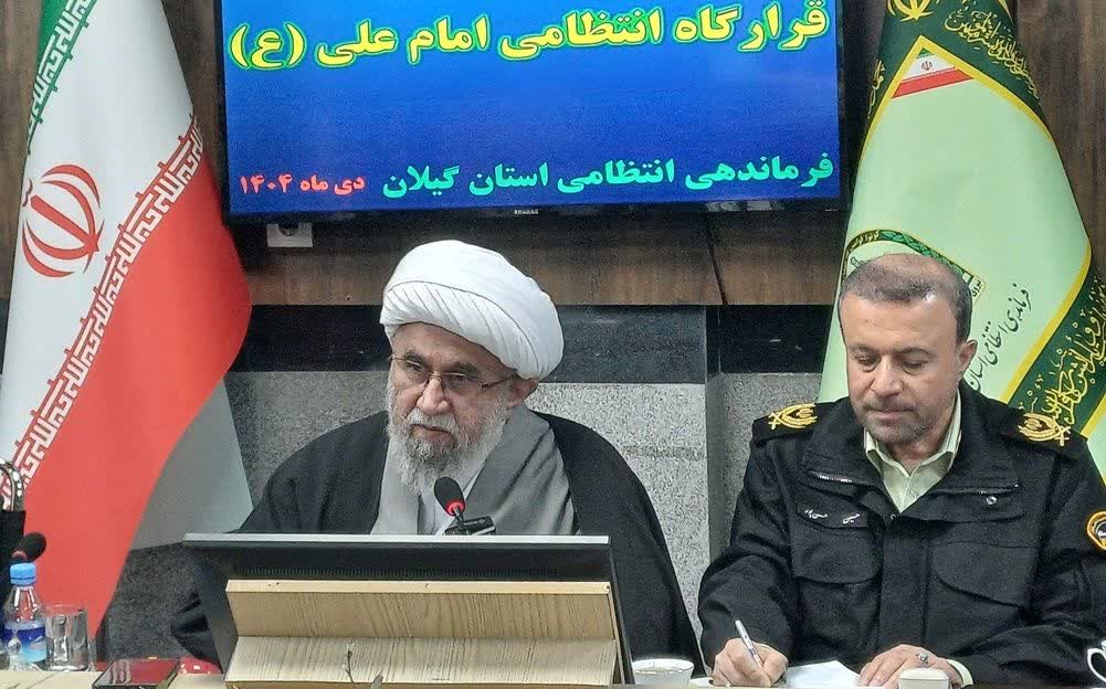 وحدت مردم و رهبری، رمز شکست‌ناپذیری انقلاب اسلامی است 