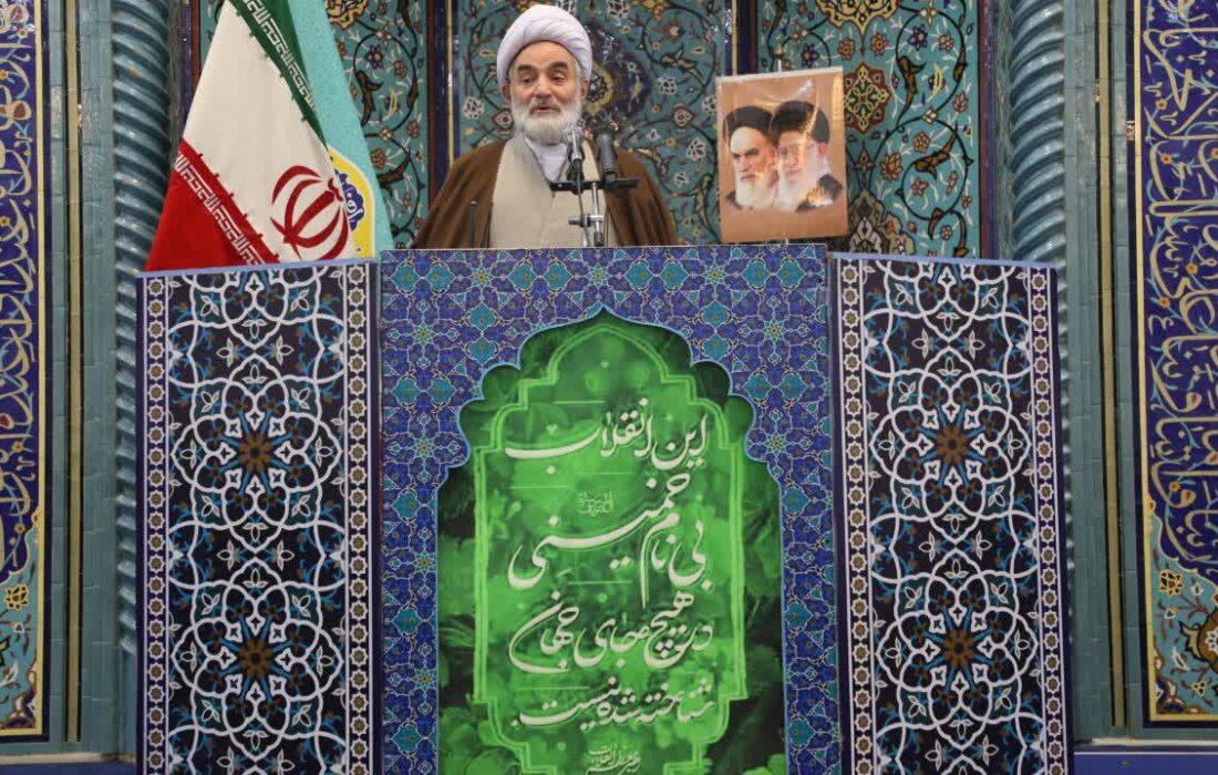 ملت ایران عزت خود را به هیچ بهایی نمی فروشد/ انقلاب اسلامی از آرمان‌های خود کوتاه نمی‌آید