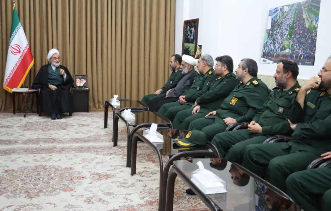 بیعت با رهبری و وحدت ملت ایران در برابر دشمنان ضروری است 
