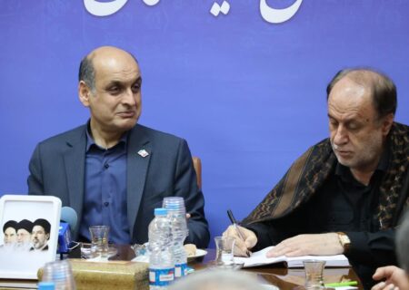 حاجی‌بابایی: طرح ۲ دوفوریتی  تنگه هرمز در دستور کار مجلس قرار دارد