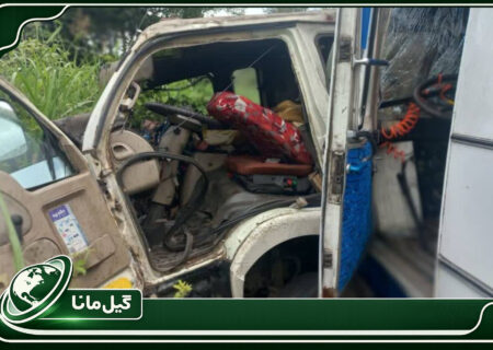 محبوس شدن ۲ سرنشین در برخورد اتوبوس و کامیون در جاده شهرک صنعتی رشت؛ ۱۲ مصدوم حادثه به بیمارستان منتقل شدند